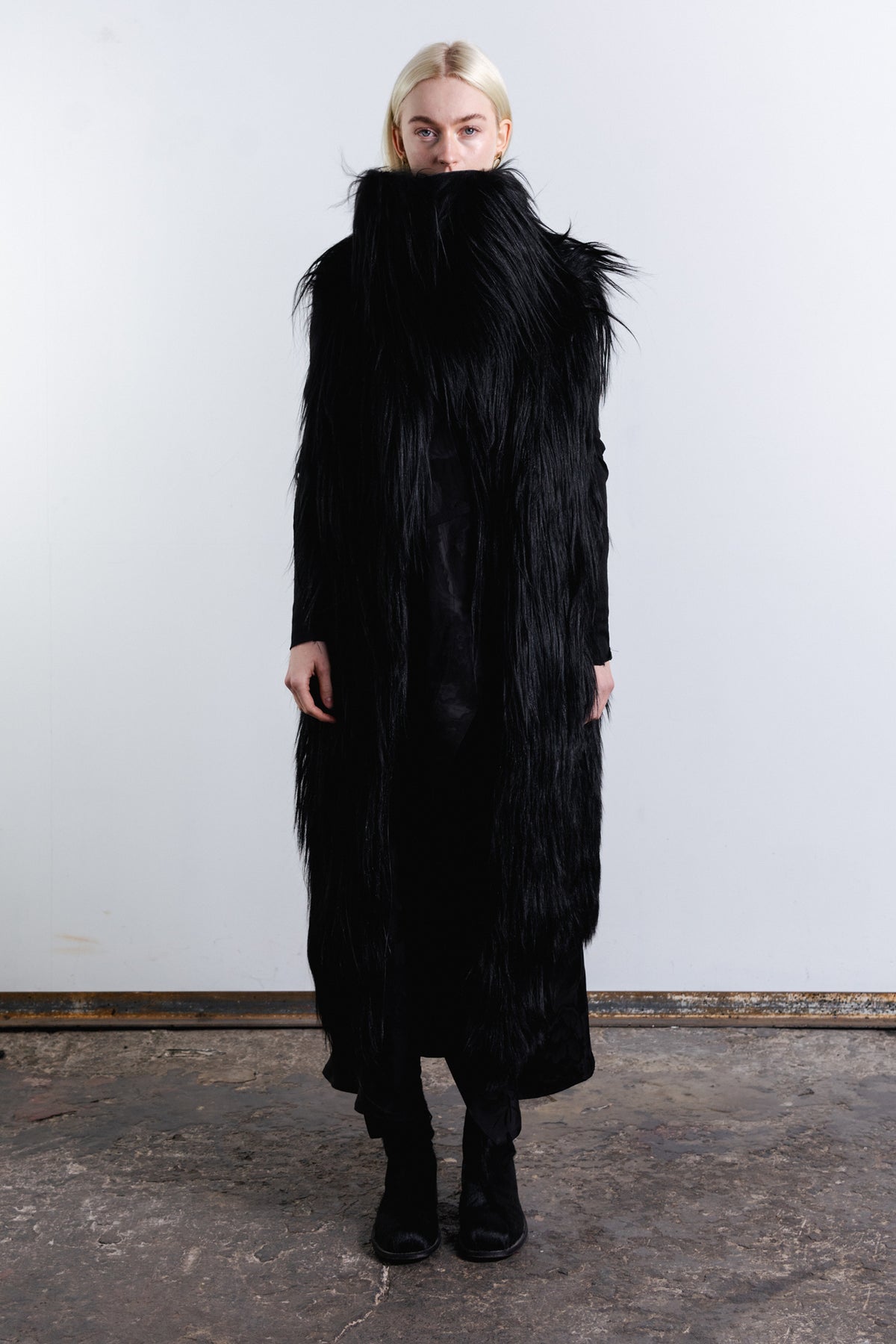 DISTORTION WRAP VEST