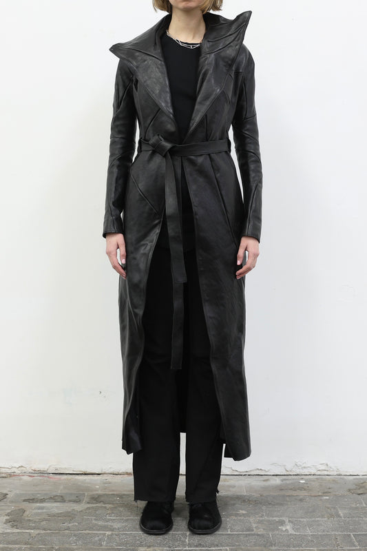 DISTORTION BELTED CURVED COAT