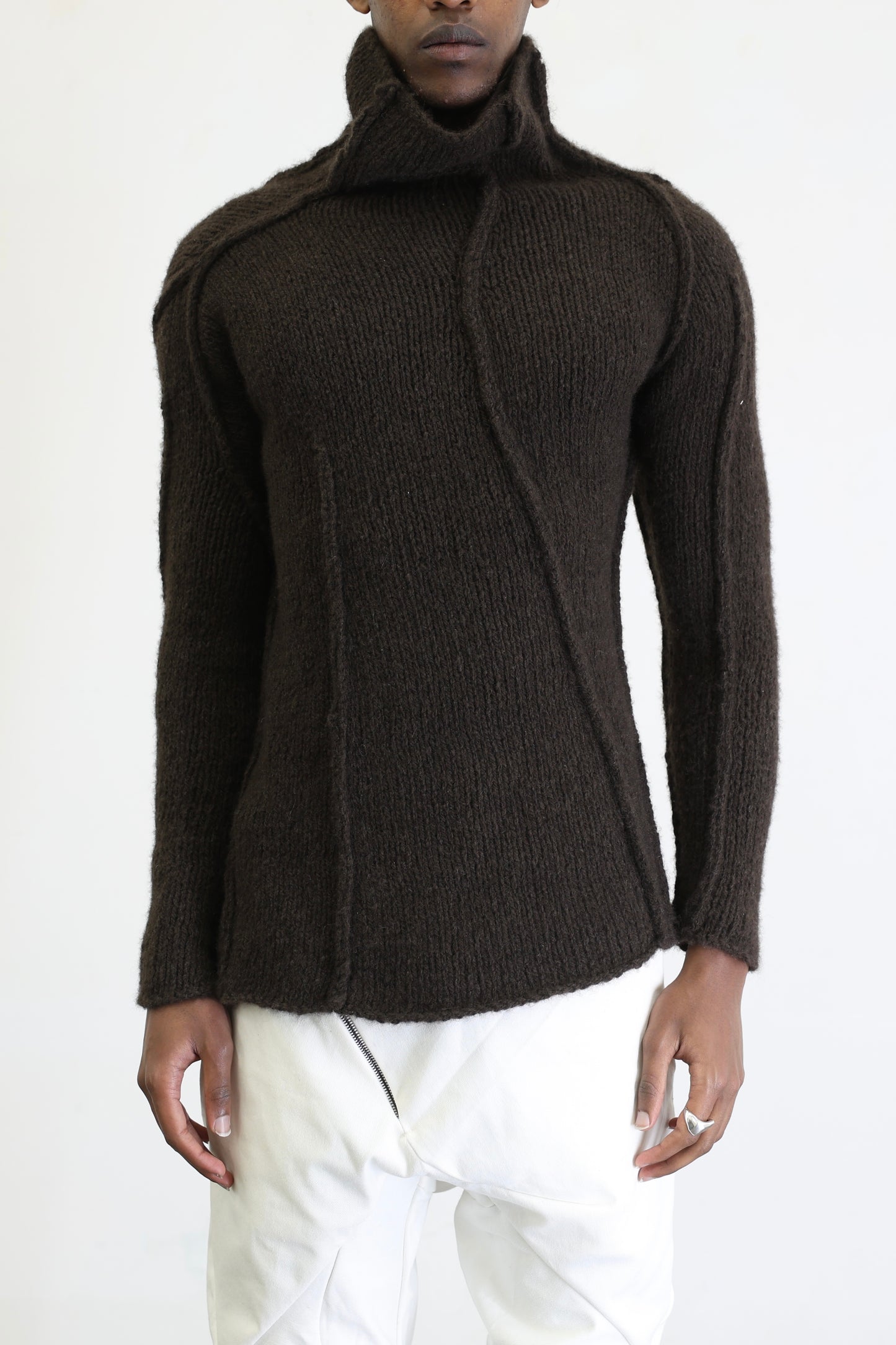 DISTORTION ONE-PIECE TURTLENECK