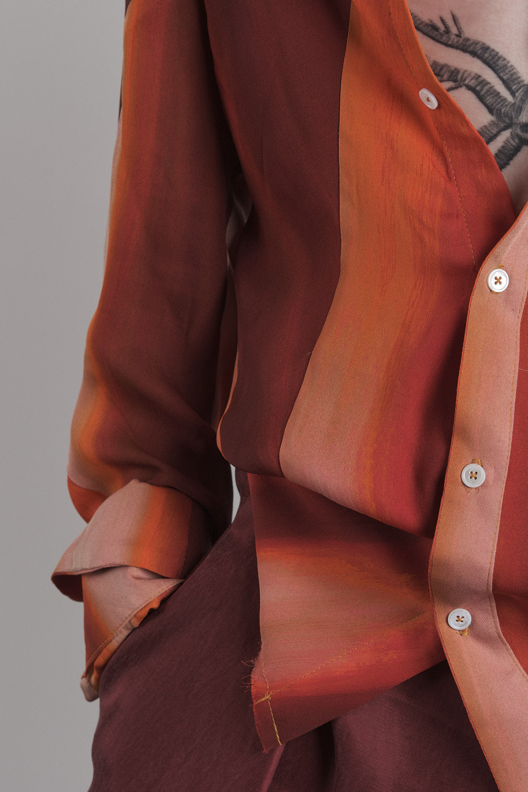 DISTORTION BUTTON DOWN SHIRT – Shirt, LEON EMANUEL BLANCK