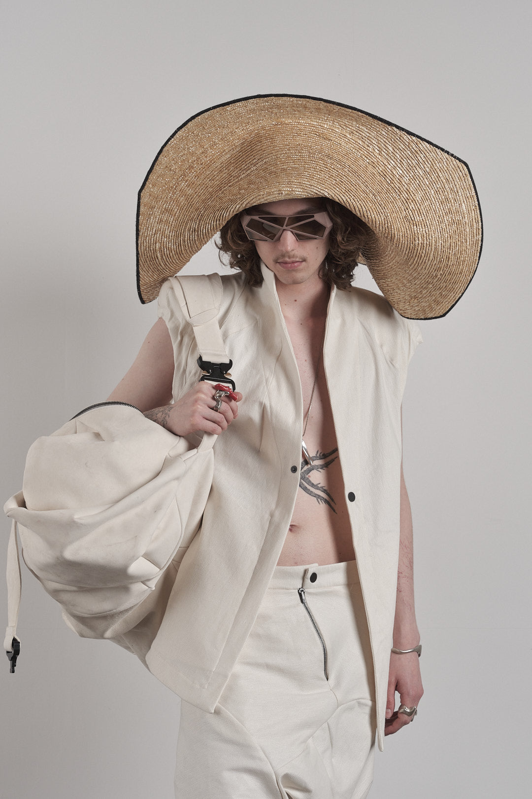 DISTORTION SUNHAT – Hat, LEON EMANUEL BLANCK