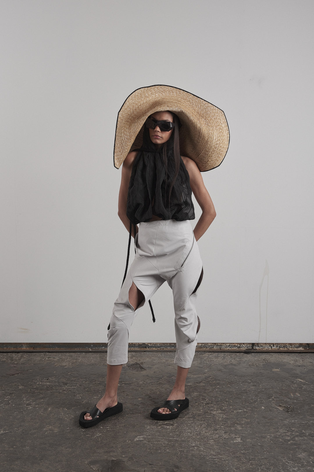 DISTORTION 4/5 GILLS PANTS – Pants, LEON EMANUEL BLANCK