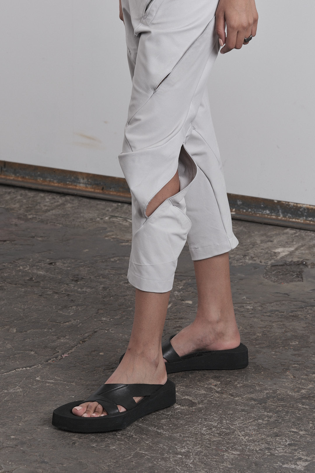 DISTORTION 4/5 GILLS PANTS – Pants, LEON EMANUEL BLANCK