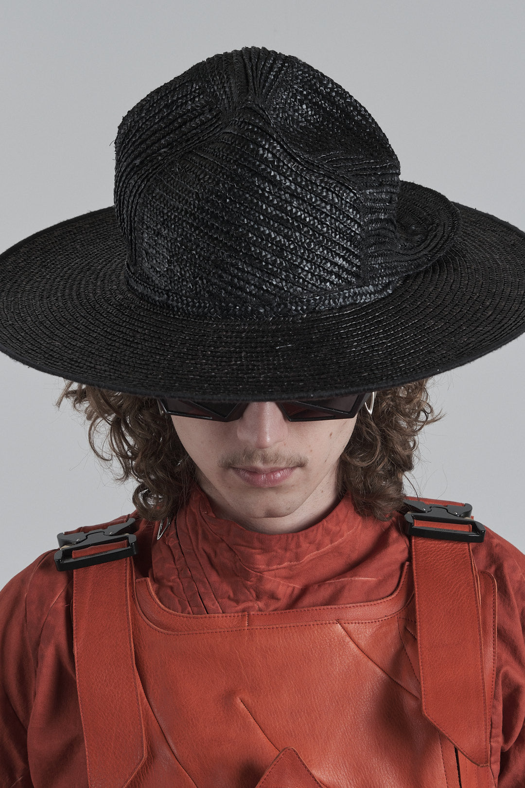DISTORTION FEDORA – Fedora, LEON EMANUEL BLANCK