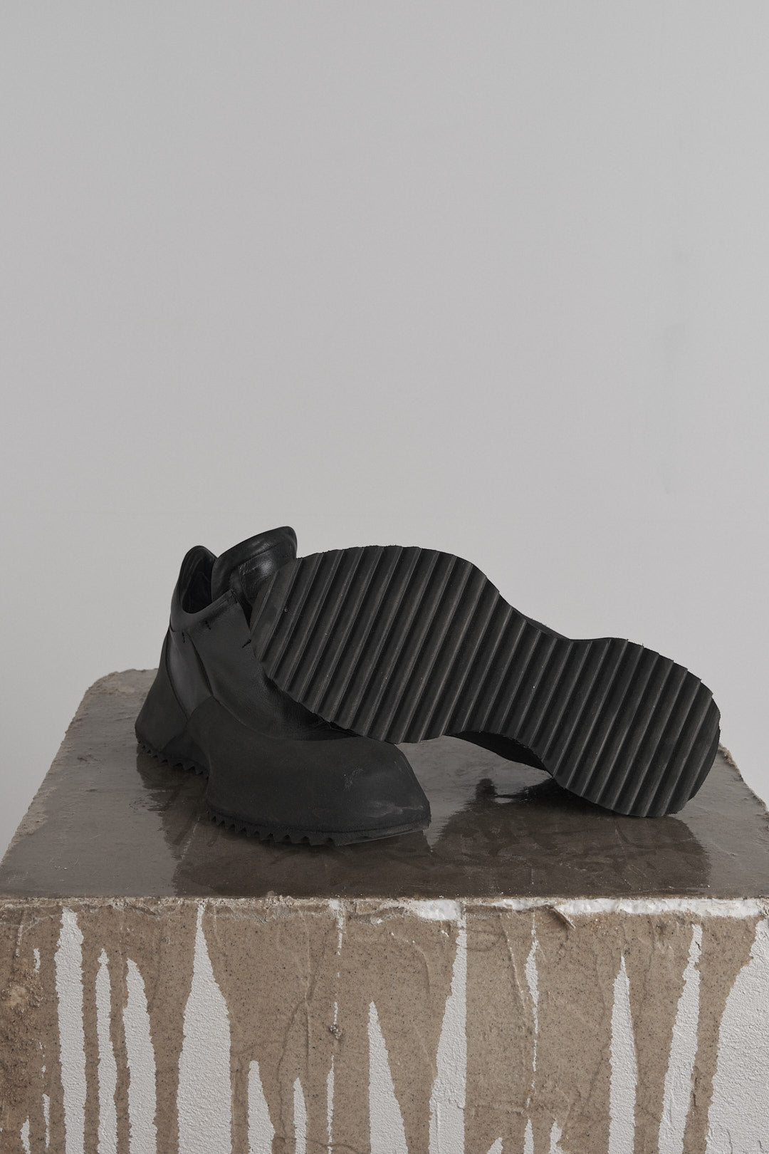 DISTORTION FEATHERWEIGHT LOW TOP SNEAKER – Sneaker, LEON EMANUEL BLANCK