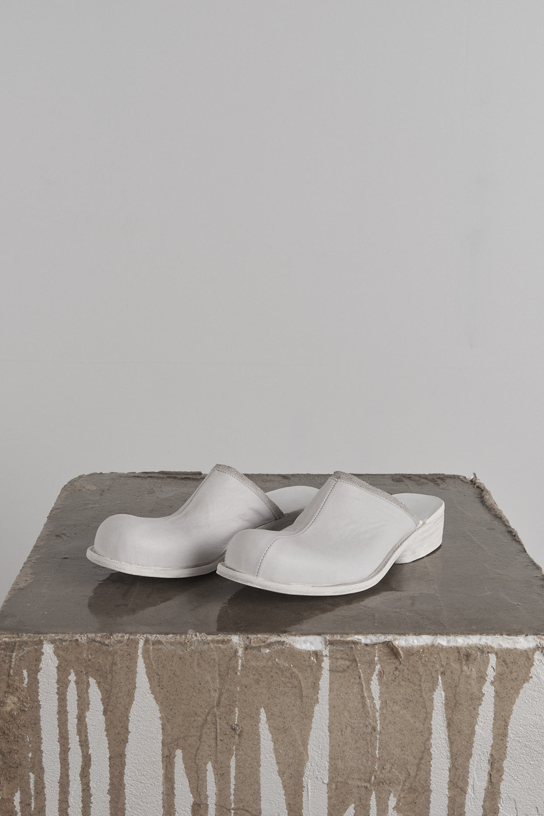 DISTORTION HEELED MULE – Mule, LEON EMANUEL BLANCK