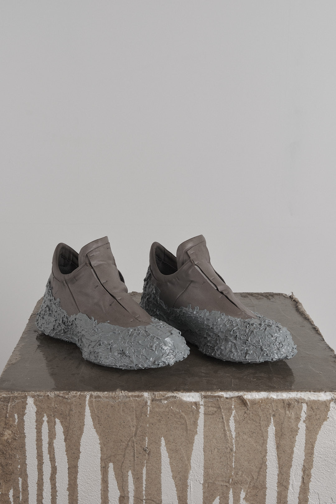 DISTORTION FEATHERWEIGHT LOW TOP SNEAKER SYMBIOSIS – Sneaker, LEON EMANUEL BLANCK