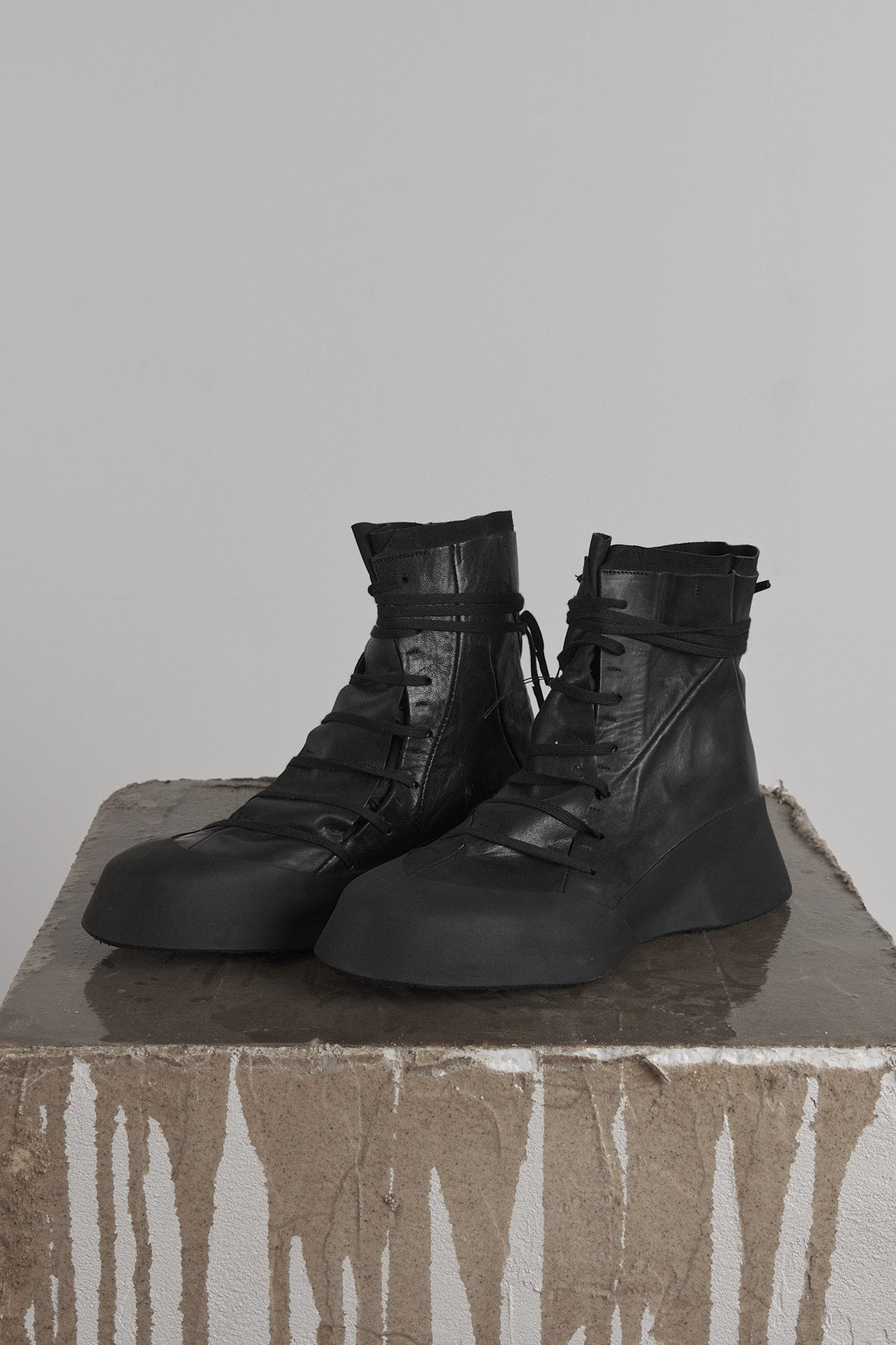 DISTORTION FEATHERWEIGHT HIGH TOP SNEAKER – Sneaker, LEON EMANUEL BLANCK