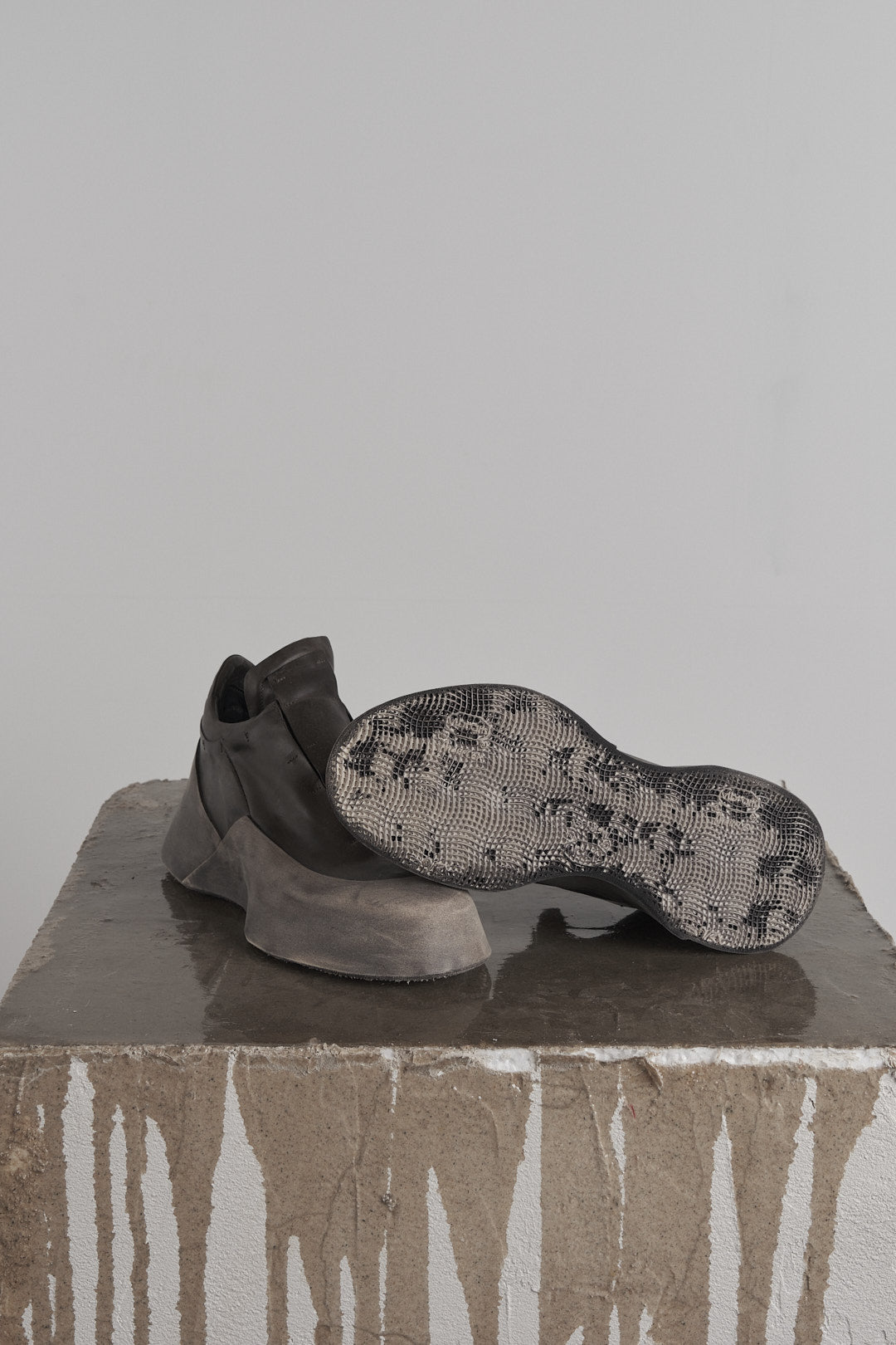 DISTORTION FEATHERWEIGHT LOW TOP SNEAKER – Sneaker, LEON EMANUEL BLANCK