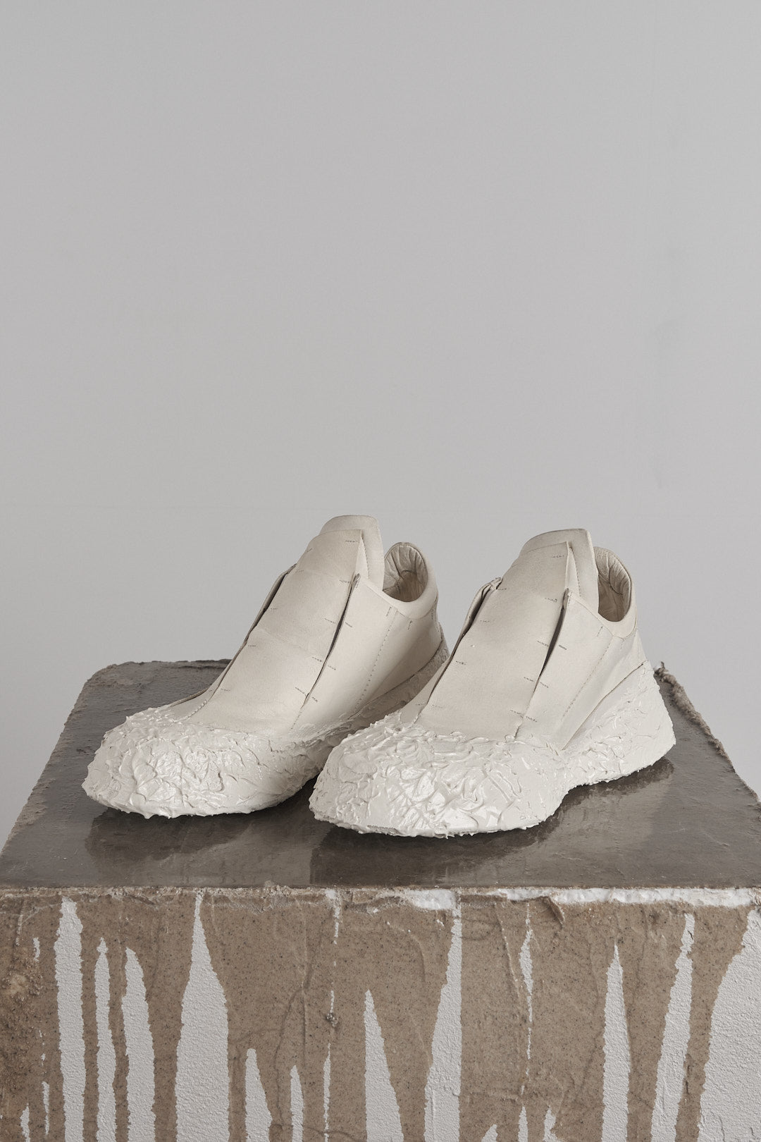 DISTORTION FEATHERWEIGHT LOW TOP SNEAKER SYMBIOSIS – Sneaker, LEON EMANUEL BLANCK