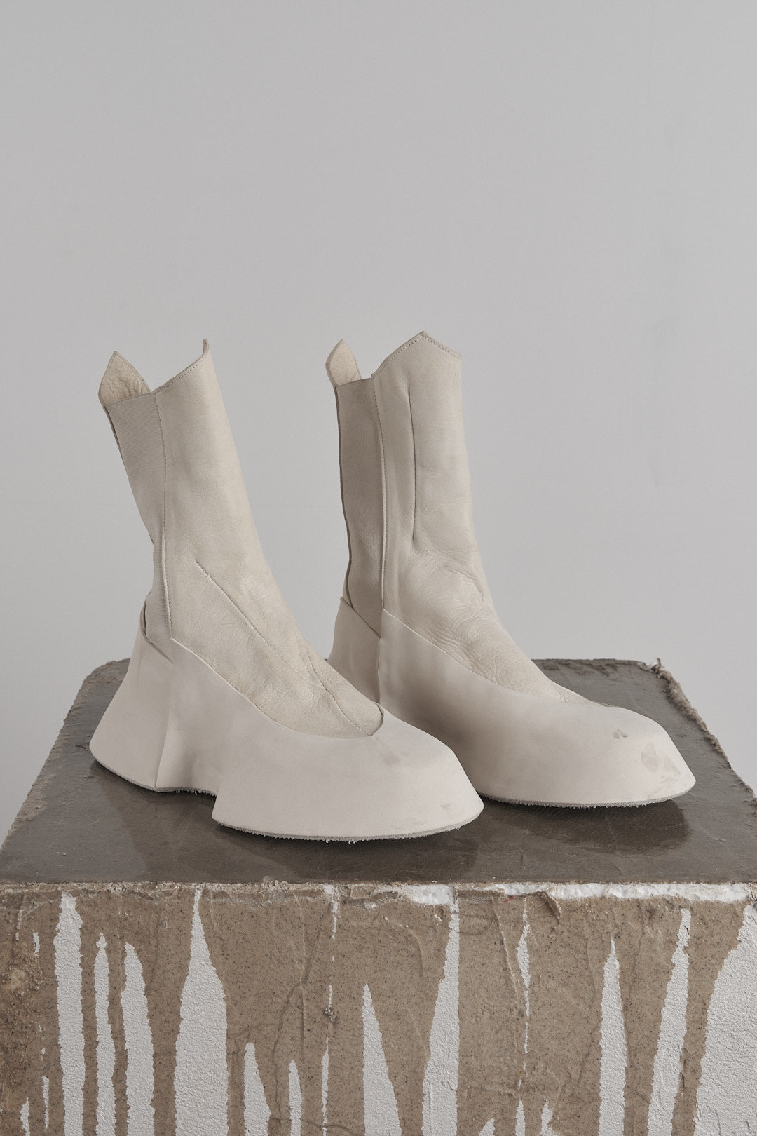 DISTORTION FEATHERWEIGHT HYBRID SNEAKER – Sneaker, LEON EMANUEL BLANCK