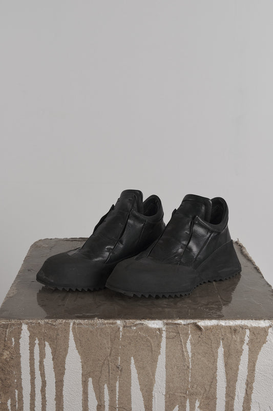 DISTORTION FEATHERWEIGHT LOW TOP SNEAKER – Sneaker, LEON EMANUEL BLANCK